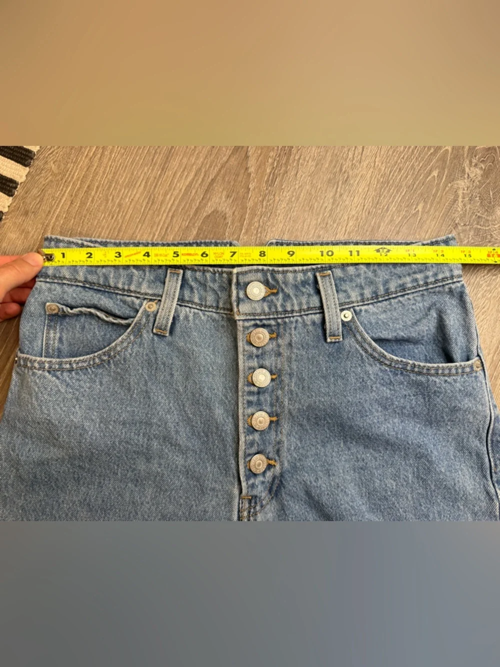 Levi's High Waisted Notch Mom Jeans, Button Fly Size 29 Tapered Leg